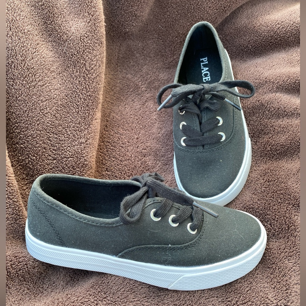 NWOT Girls Shoes